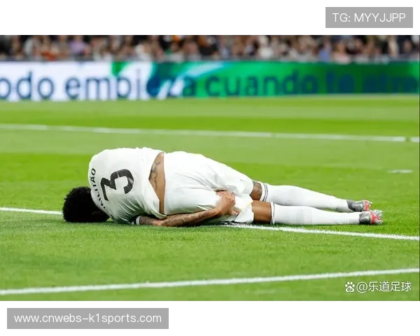 阿隆索离开伯纳乌背影，豪门帅位压力下的短暂执教